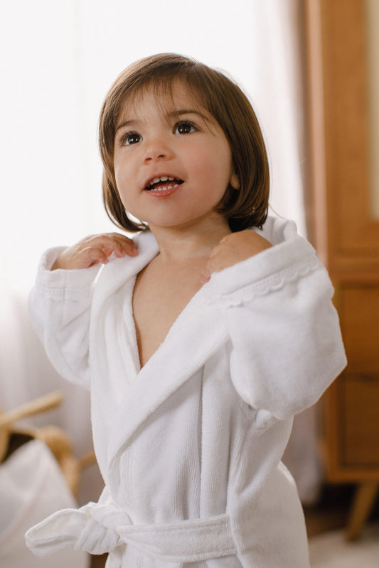 ROUPÃO FELPA BRANCA C/ CAPUZ - BORDADO