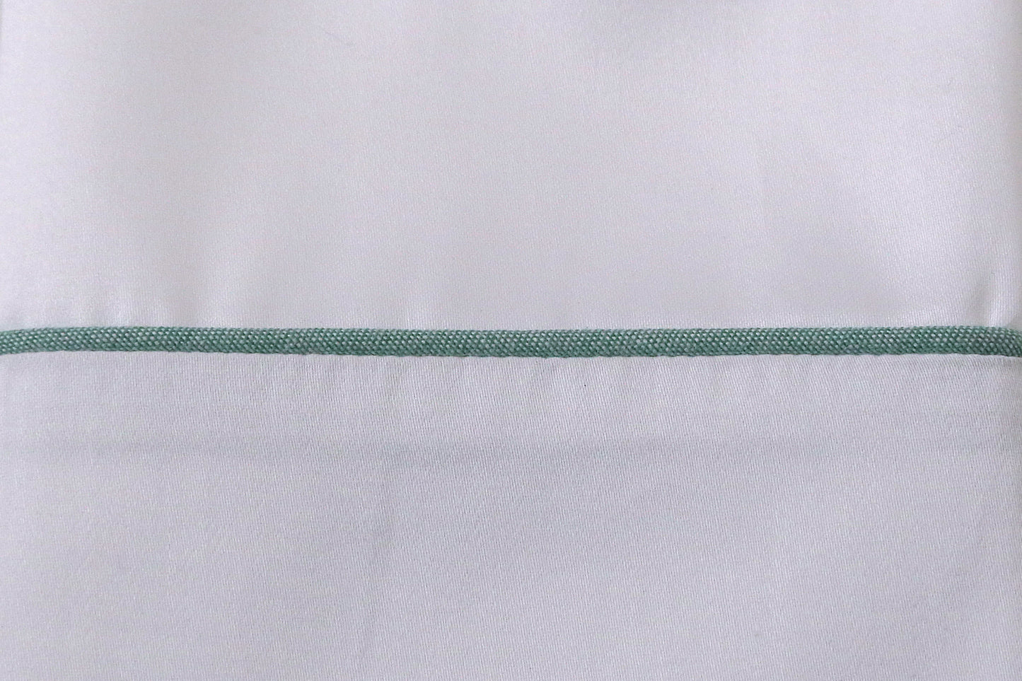 ROUPÃO FELPA BRANCA C/ CAPUZ - CORDONÊ