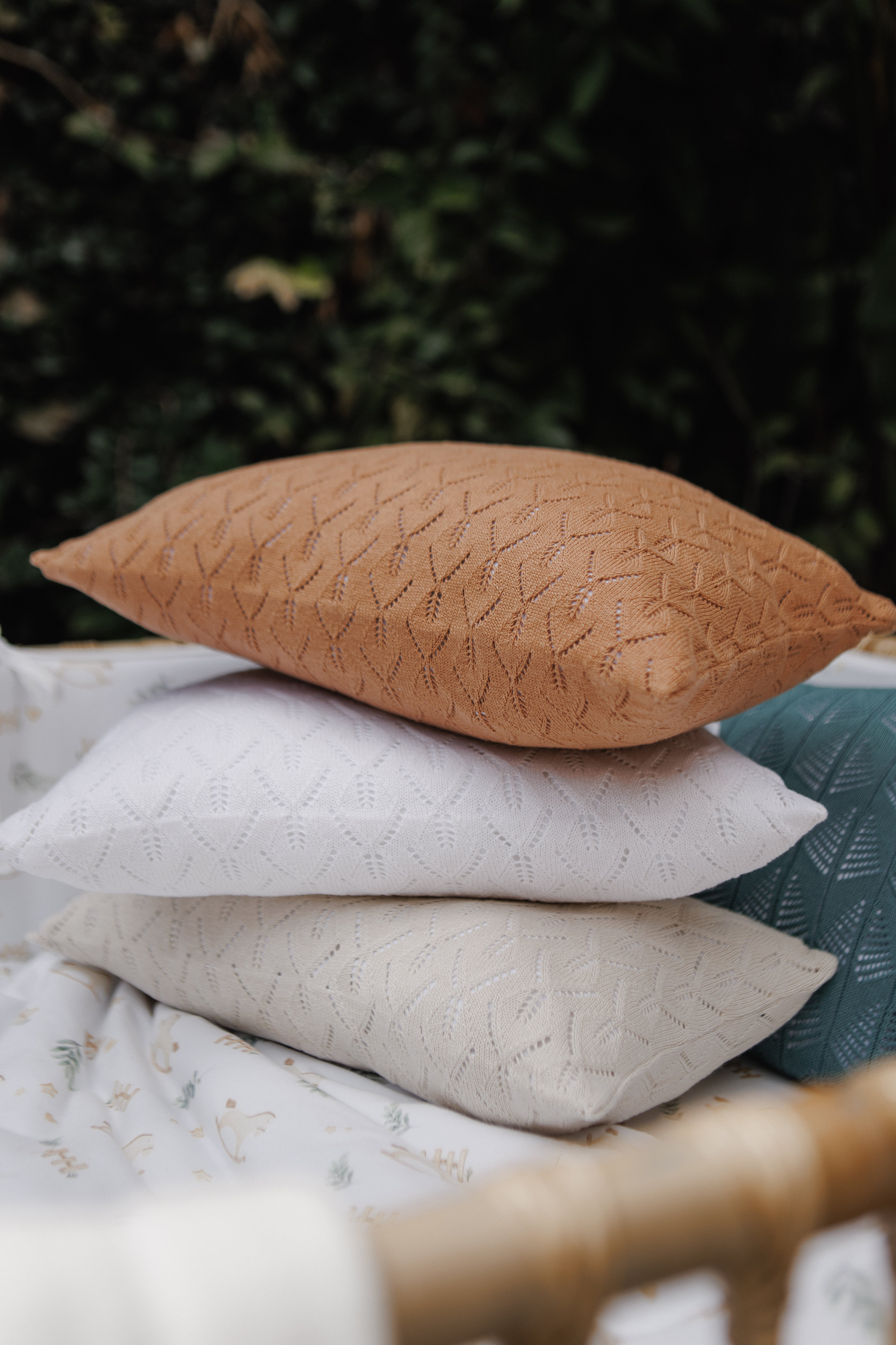 CAPA ALMOFADA DECORATIVA EM TRICOT - MODELO LAVANDA