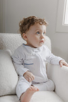 Pijama Macacão Baby Branco Cordonê Azul | Nina Materna by Fio a Fio