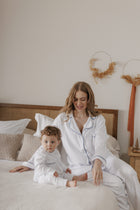 Pijama Branco Cordonê Azul | Nina Materna by Fio a Fio