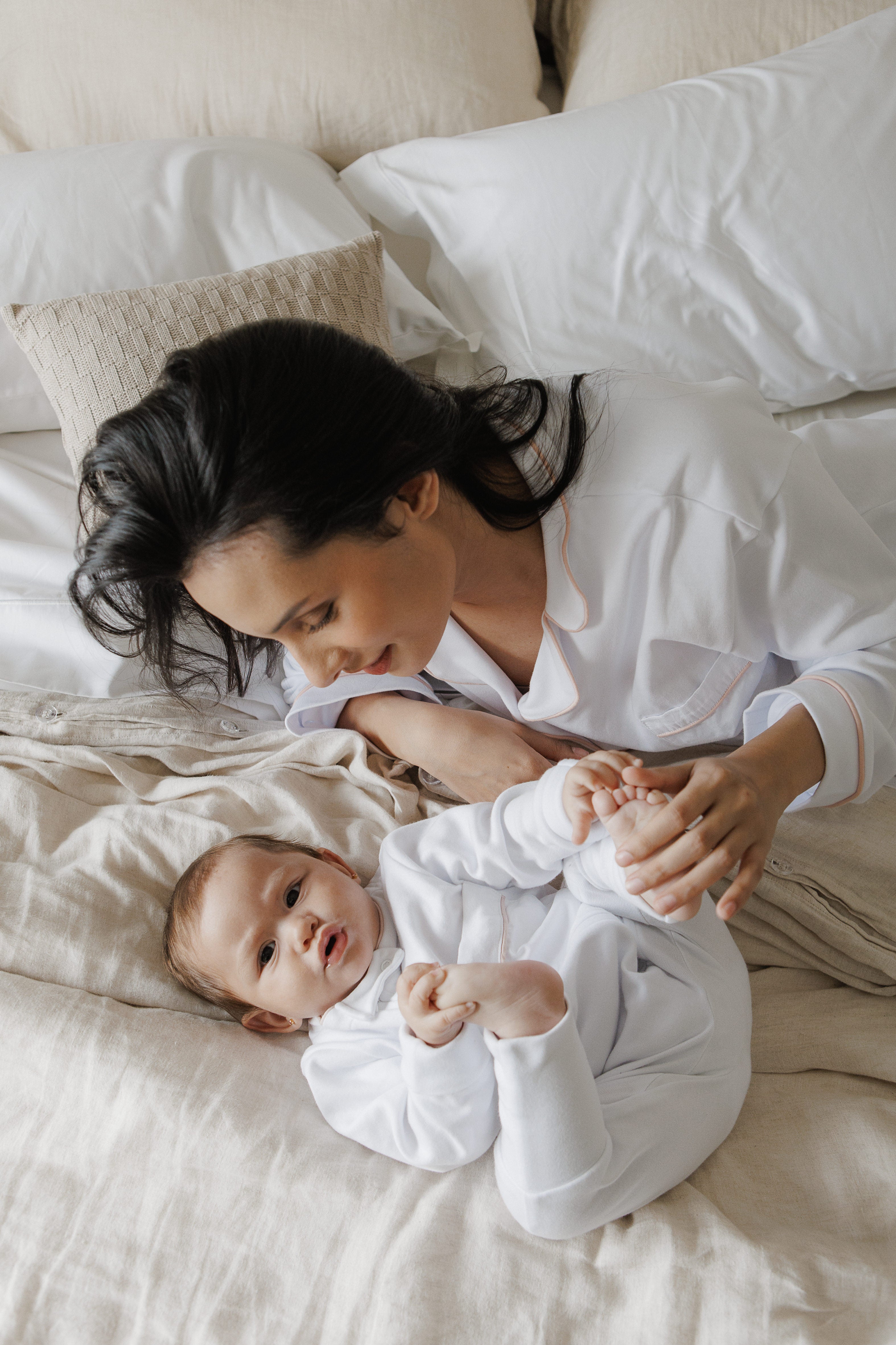 Kit Mamãe Bebê - Branco cordonê Rosa | Nina Materna by Fio a Fio