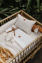 Kit Capa e Recheio Duvet Berço Folhas Bordado Basset 0,90 x 1,35