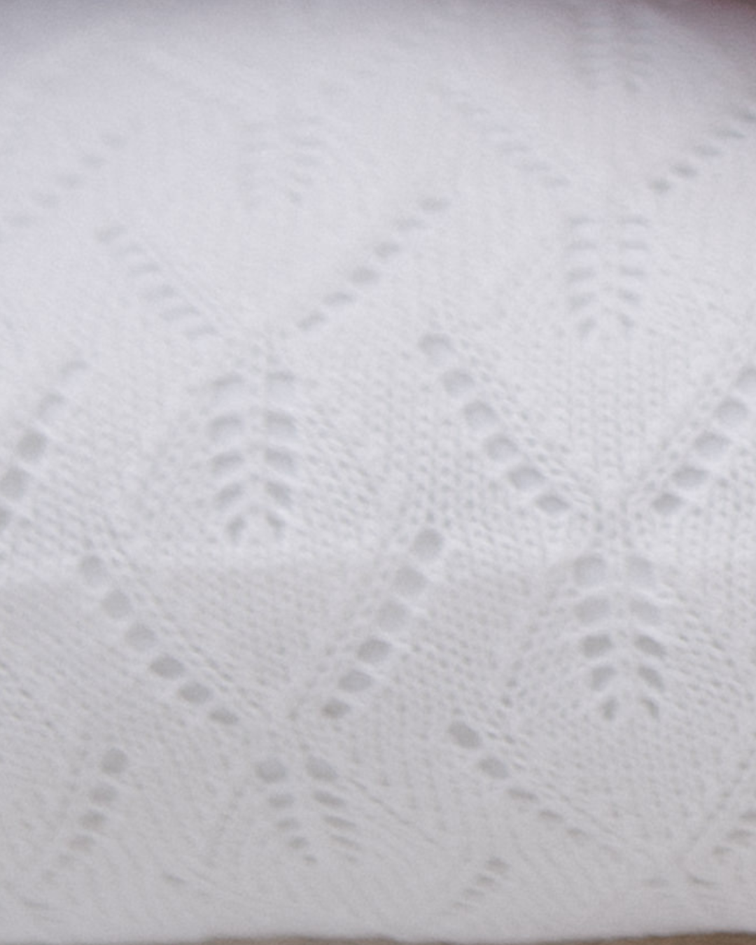 CAPA ALMOFADA DECORATIVA EM TRICOT - MODELO LAVANDA