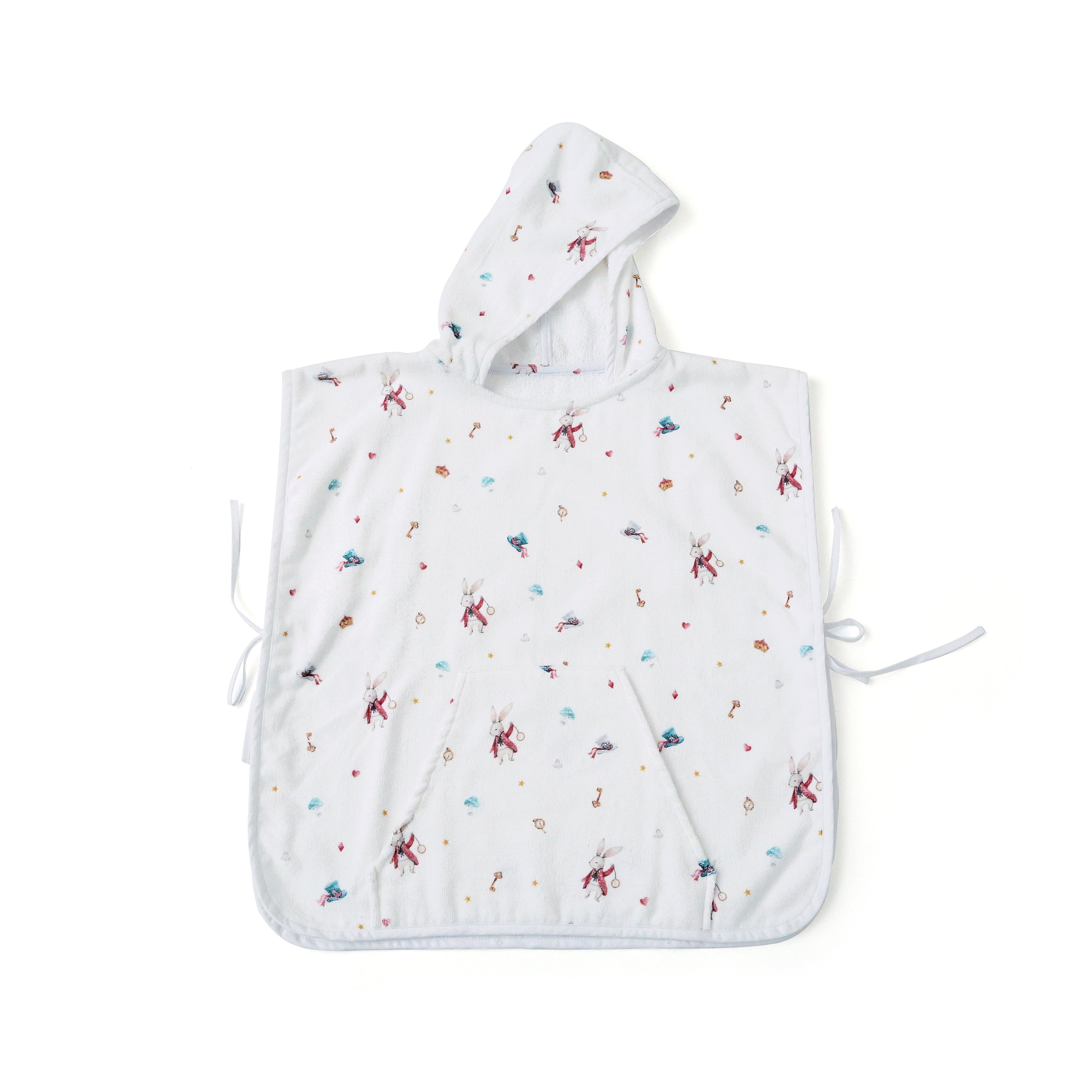 PONCHO EM FELPA ESTAMPADA ALICE