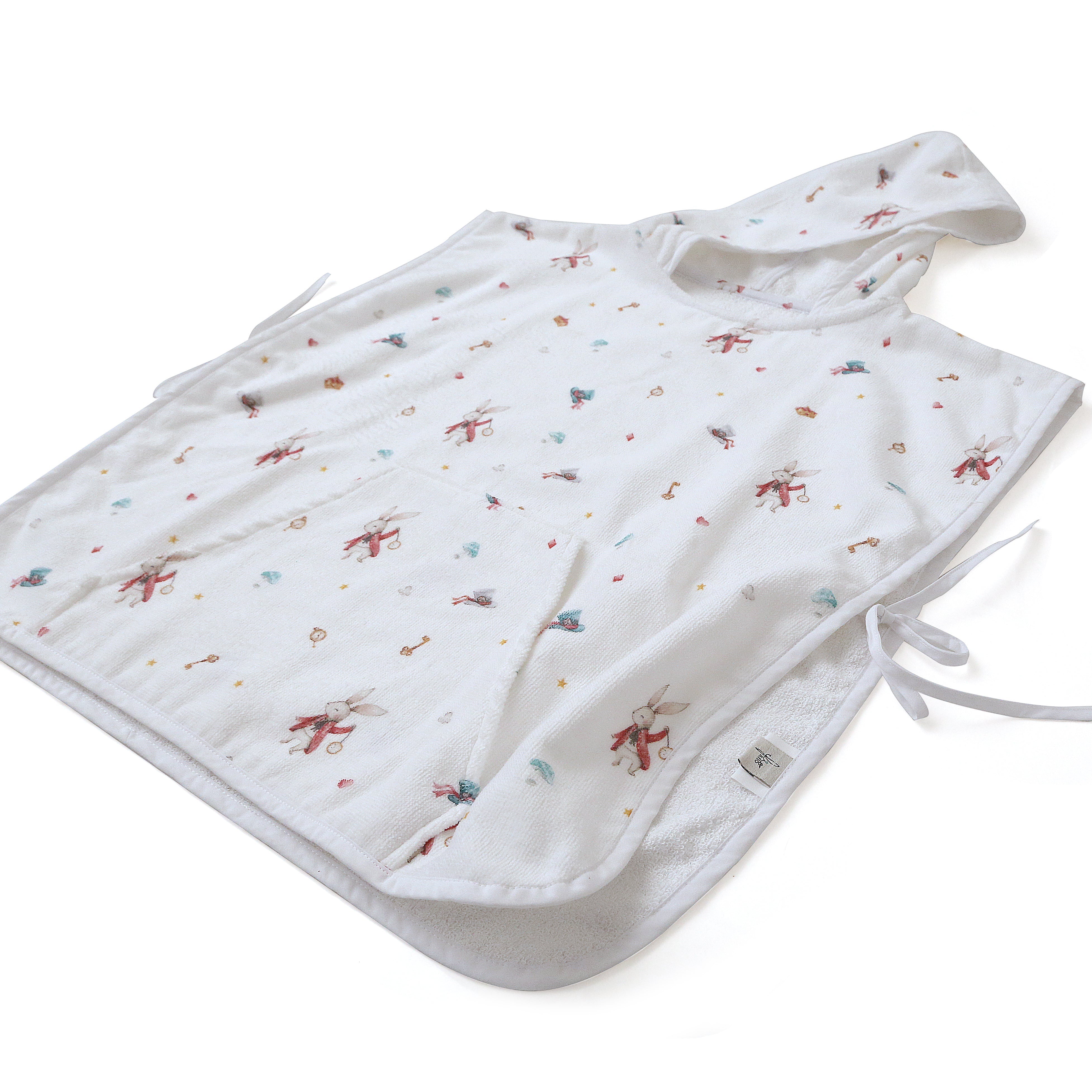 PONCHO EM FELPA ESTAMPADA ALICE