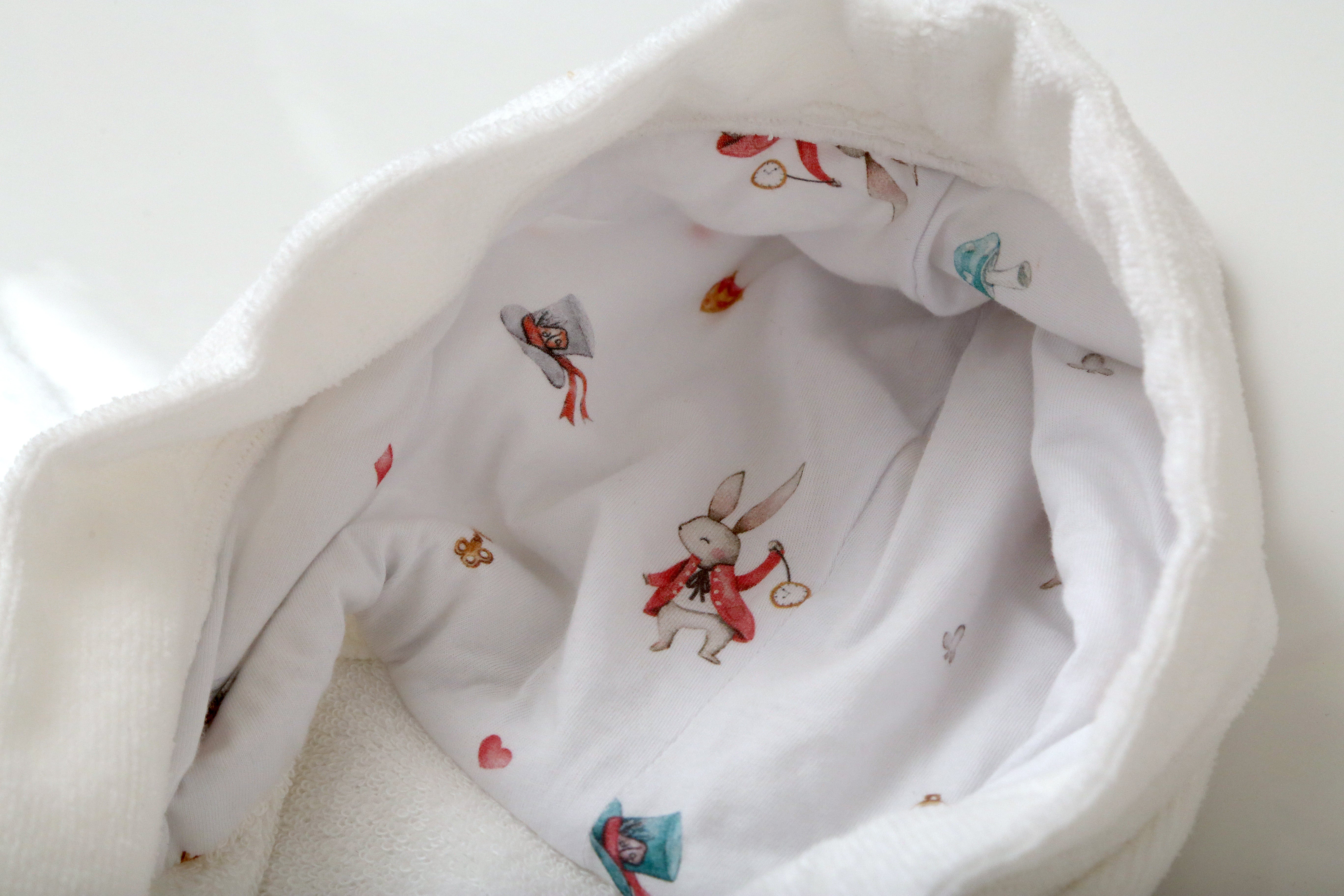 ROUPÃO C/ CAPUZ ESTAMPADO - ALICE