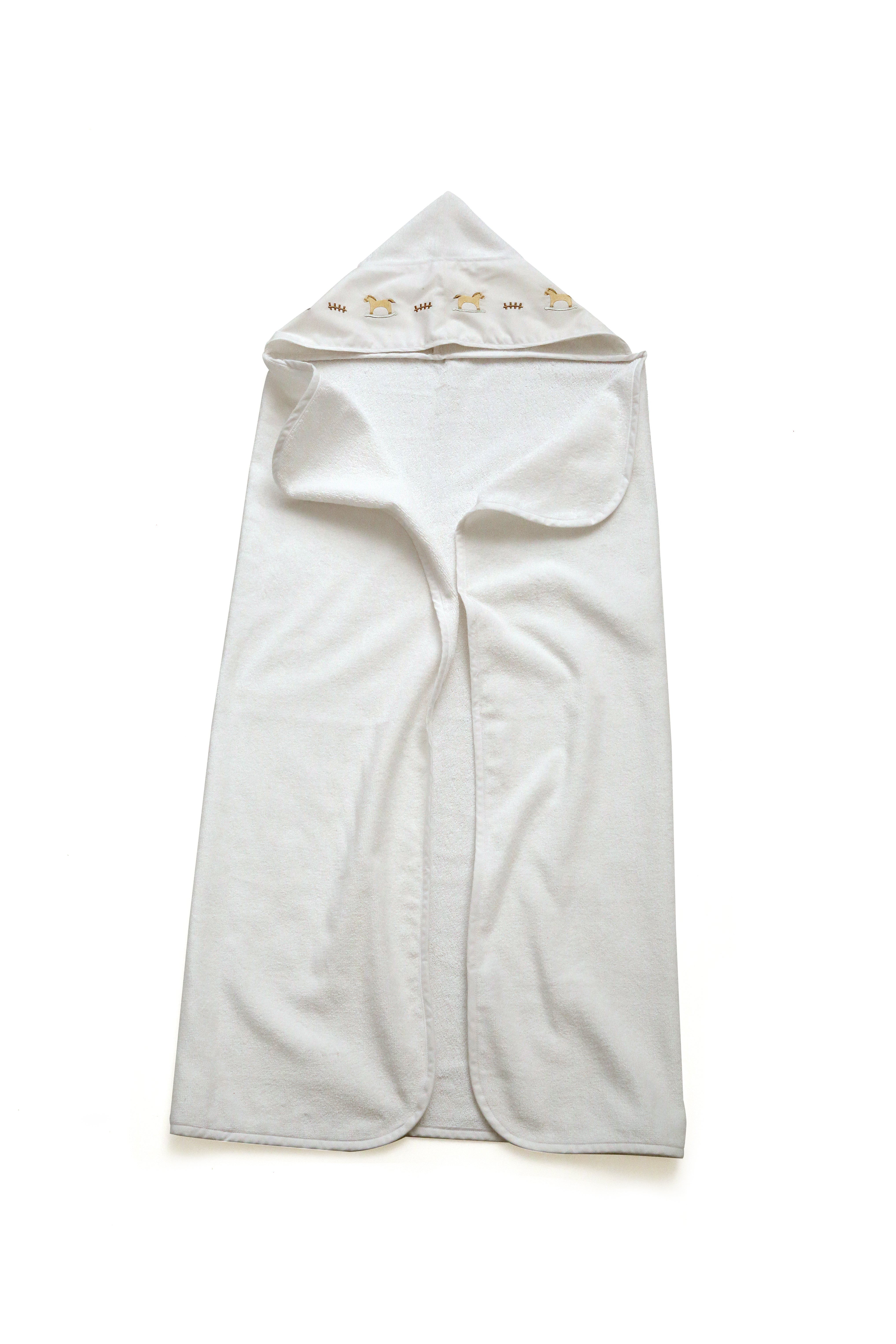 TOALHA COM CAPUZ BORDADA CAVALINHO