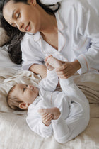 Pijama Mamãe Branco Cordonê Rosa | Nina Materna by Fio a Fio